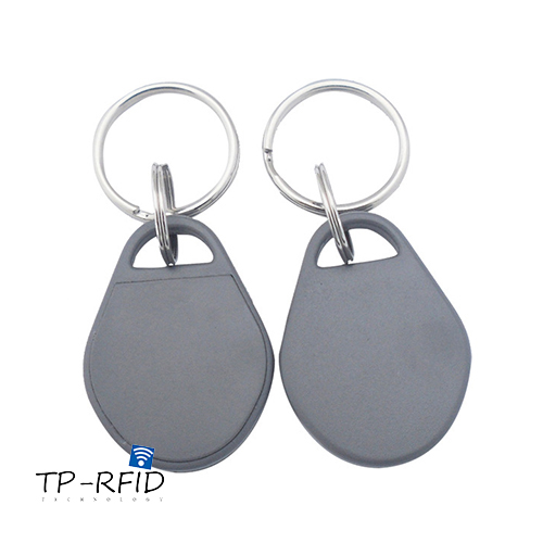 Les porte-clés ou porte-clés RFID sont petits et durables